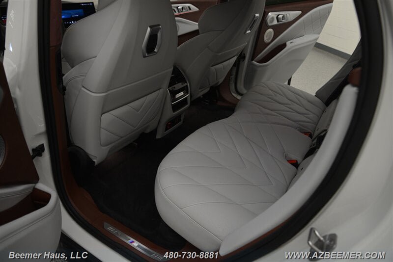 Used 2024 BMW XM AWD/4WD image 29