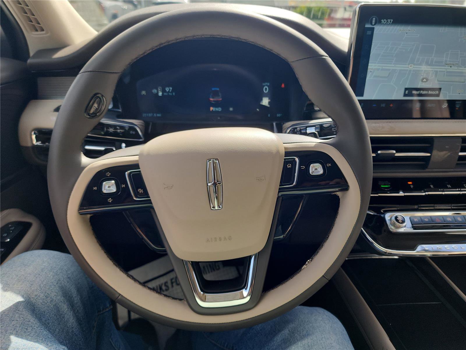 Used 2024 Lincoln Corsair FWD image 30