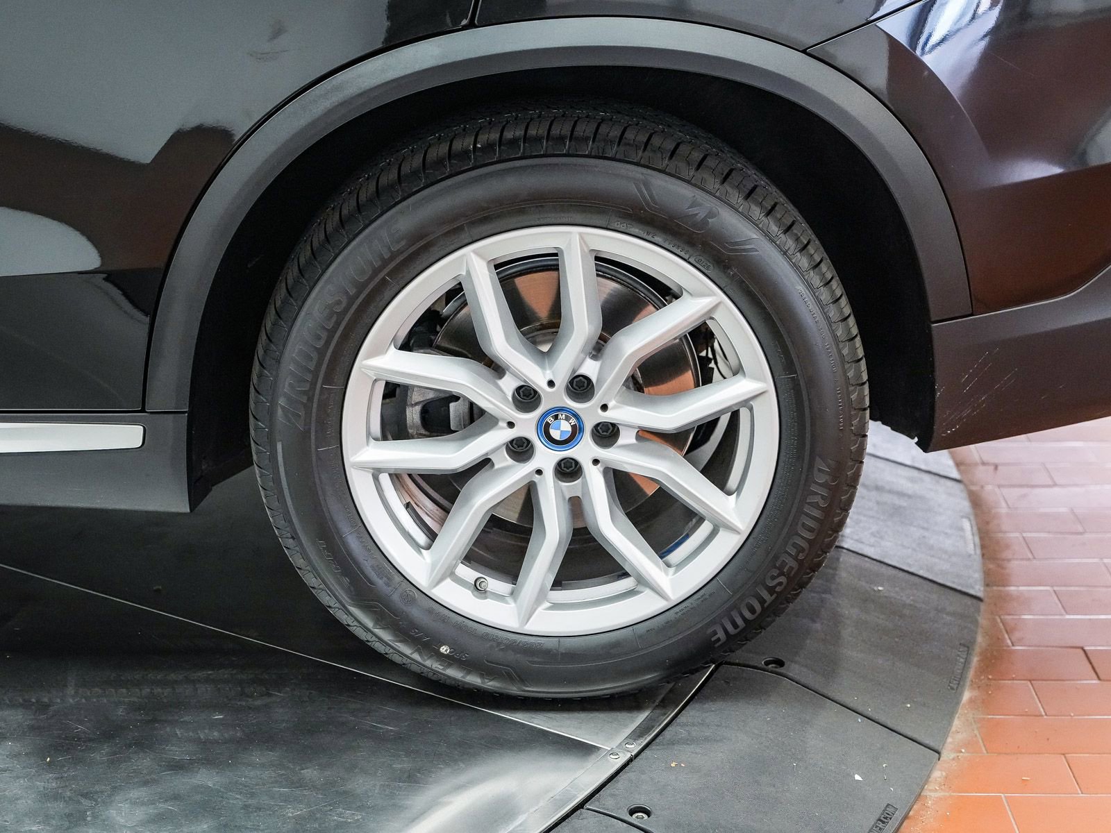 Certified 2023 BMW X5 xDrive45e w/ Climate Comfort Package image 11