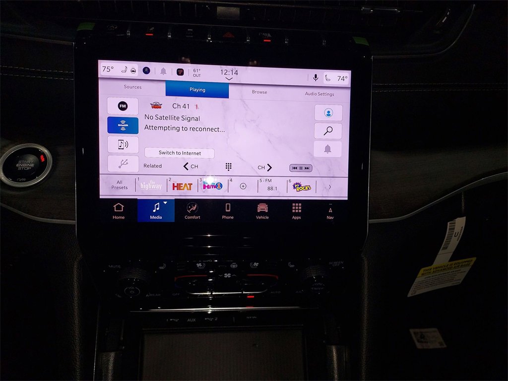 New 2025 Jeep Grand Cherokee Limited w/ Luxury Tech Group II image 22