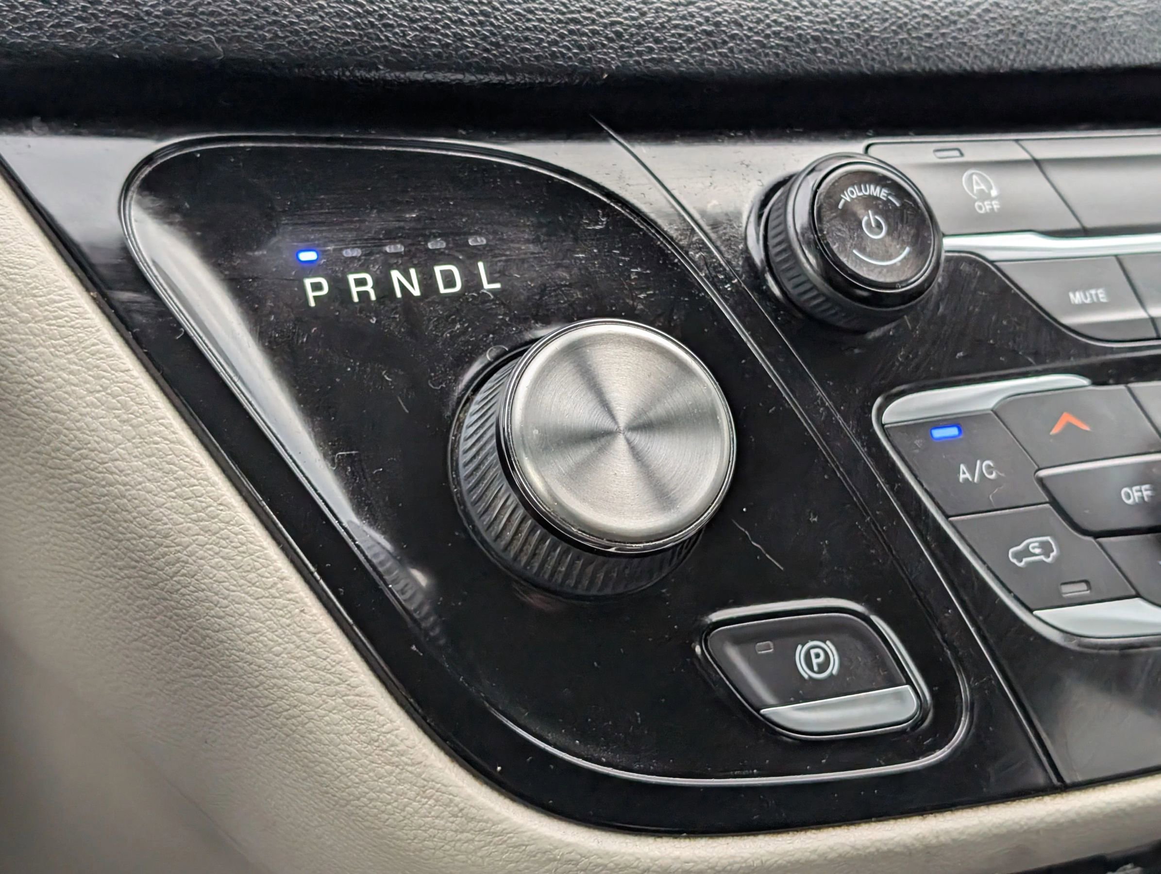 Used 2020 Chrysler Voyager Lxi image 15