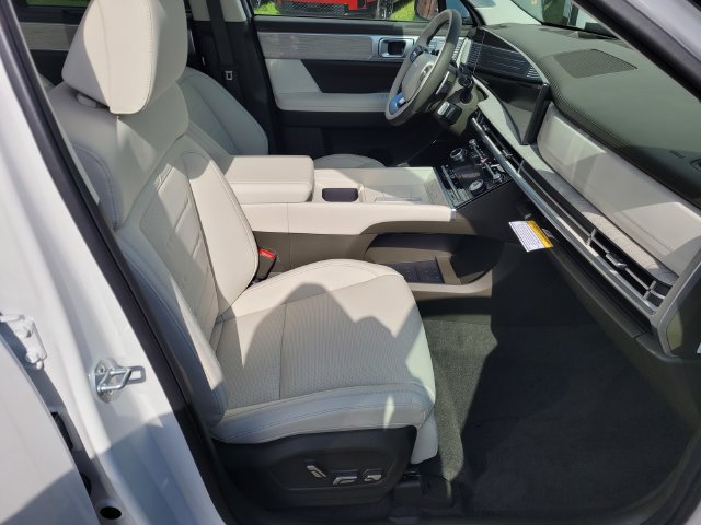 Used 2025 Hyundai Santa Fe Calligraphy AWD/4WD image 19