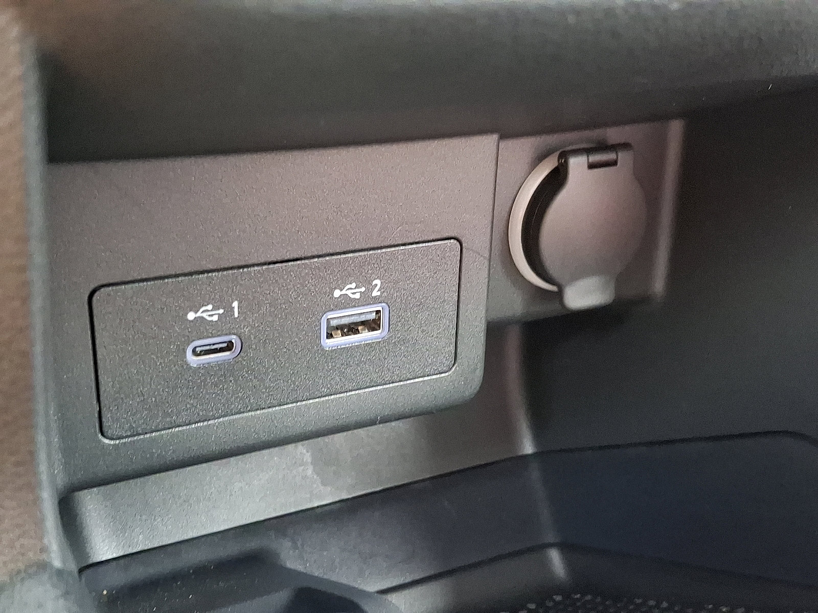 Certified 2024 Nissan Kicks SR w/ SR Premium Package image 25