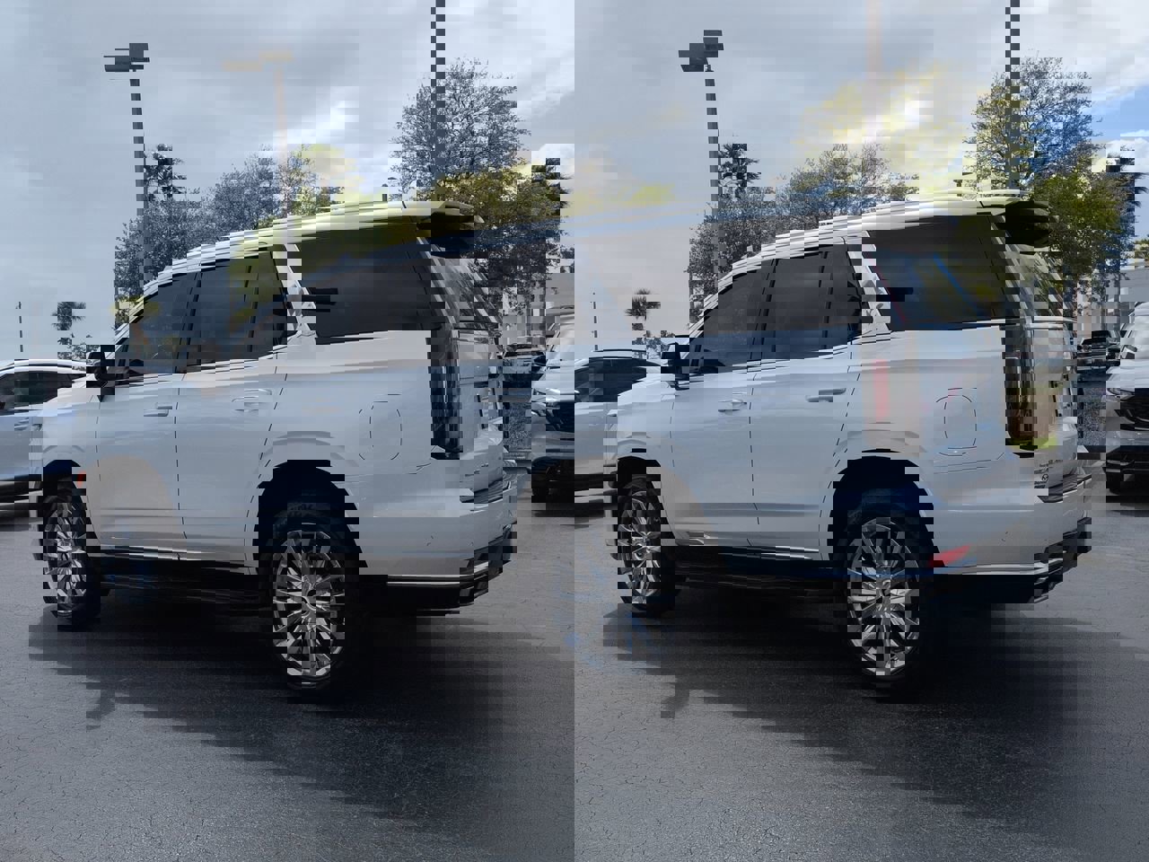 Used 2022 Cadillac Escalade Premium Luxury image 5