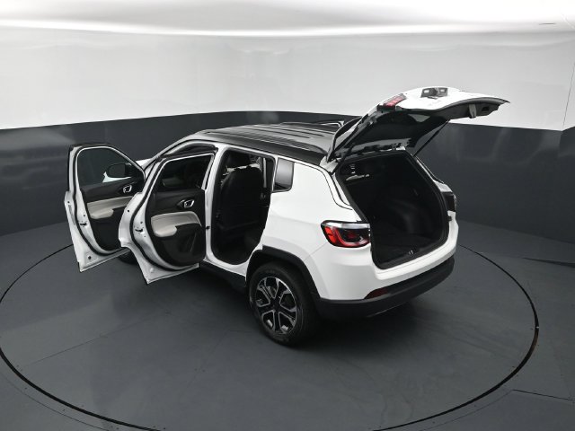 Used 2023 Jeep Compass Limited AWD/4WD image 28