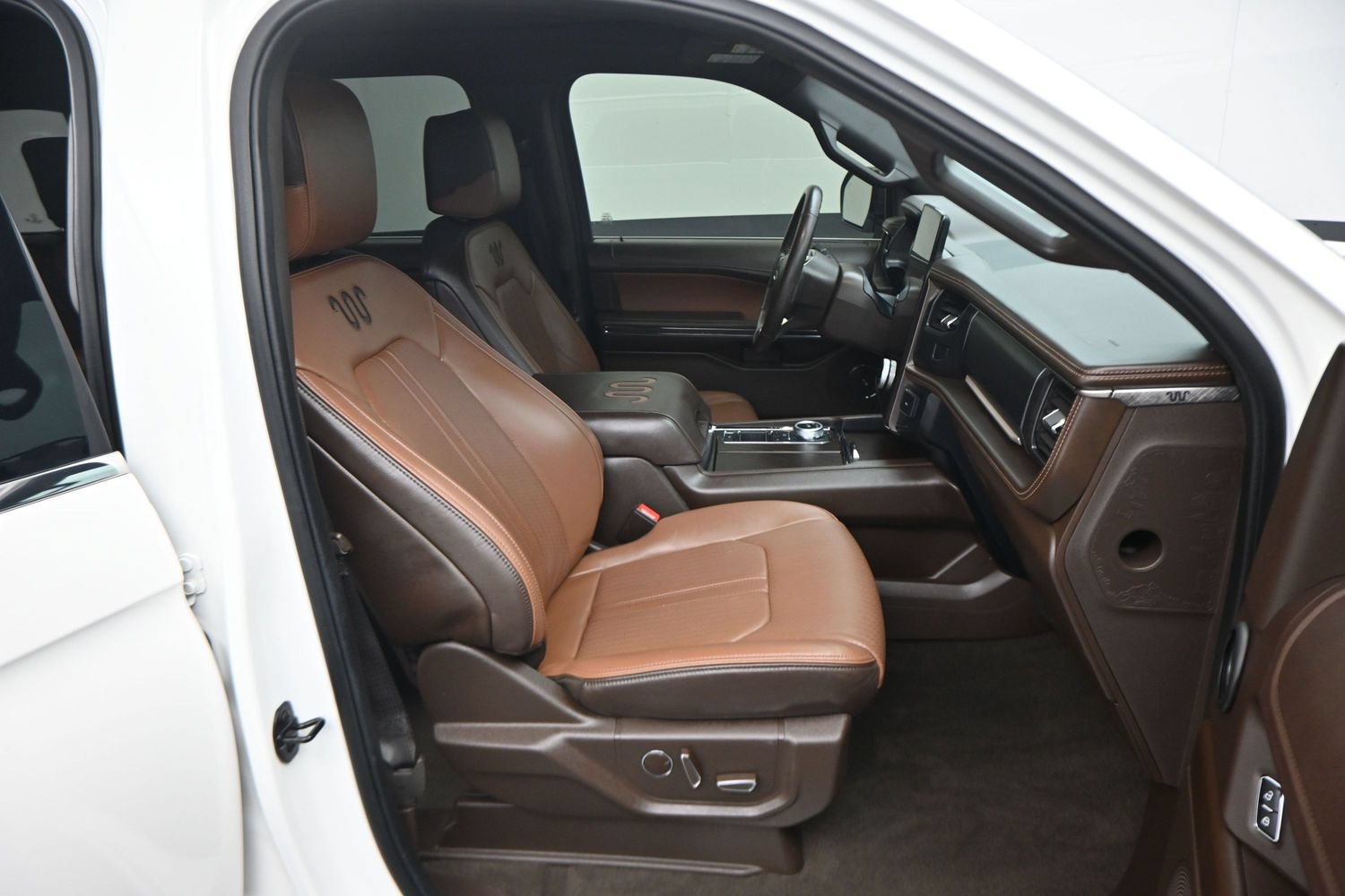Certified 2023 Ford Expedition King Ranch RWD image 9