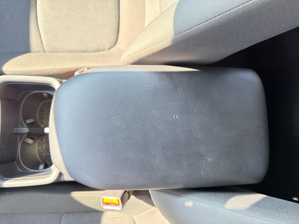 Used 2025 Toyota RAV4 XLE AWD/4WD image 26