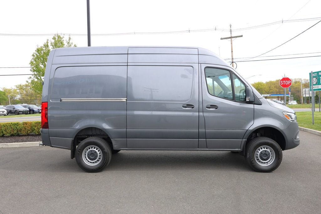Used 2023 Mercedes-Benz Sprinter 2500 image 6