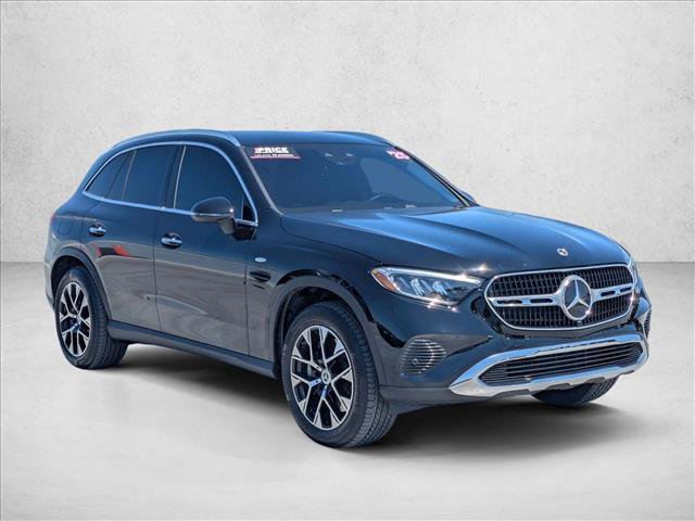 Used 2025 Mercedes-Benz GLC 350e 4MATIC image 3