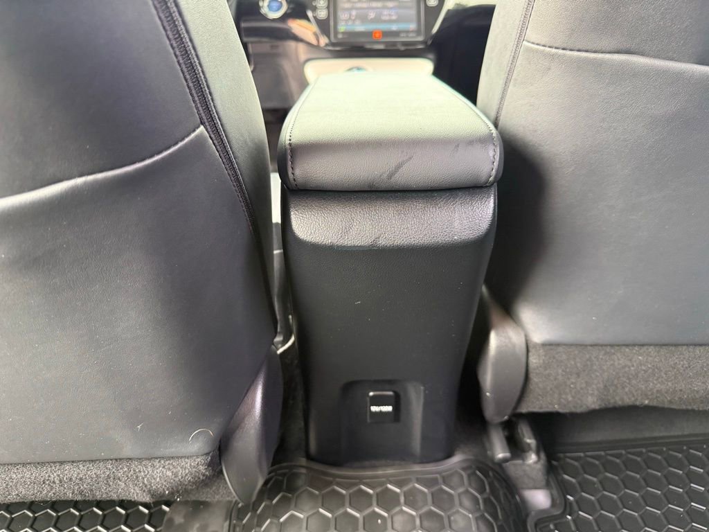 Used 2017 Toyota Prius Prime Advanced FWD image 23