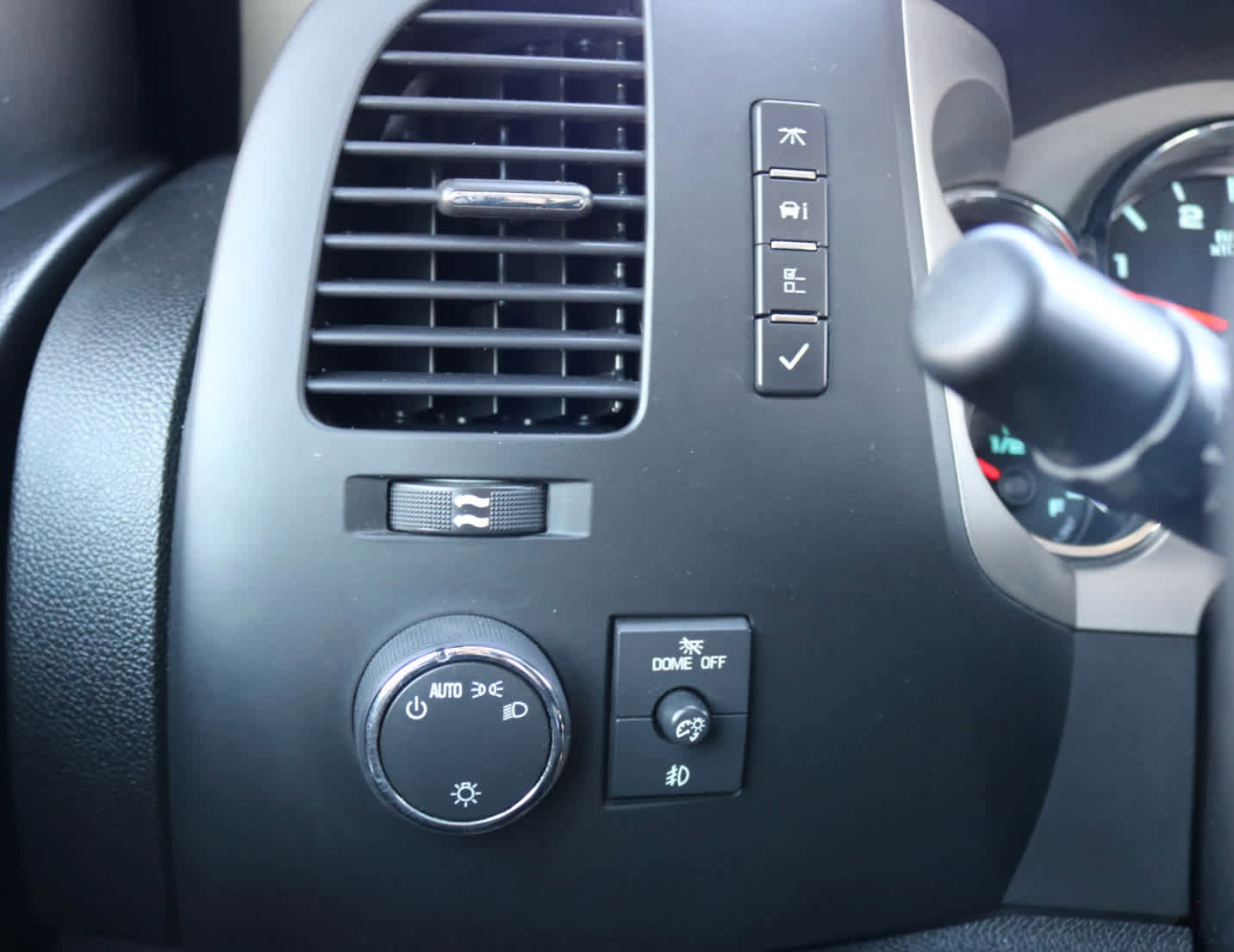 Used 2014 Chevrolet Silverado 3500 LT w/ Interior Plus Package image 23