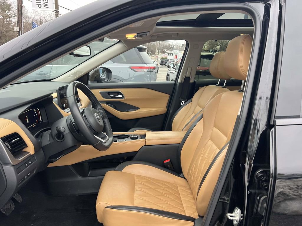 Used 2023 Nissan Rogue Platinum w/ Platinum Premium Package image 11