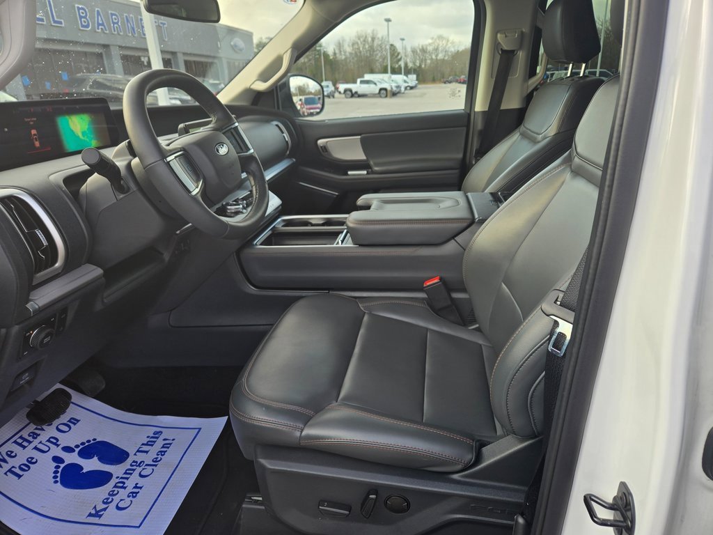 Used 2025 Ford Expedition Active image 7