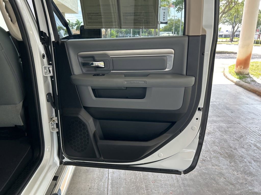 Used 2019 RAM 1500 Big Horn RWD image 32