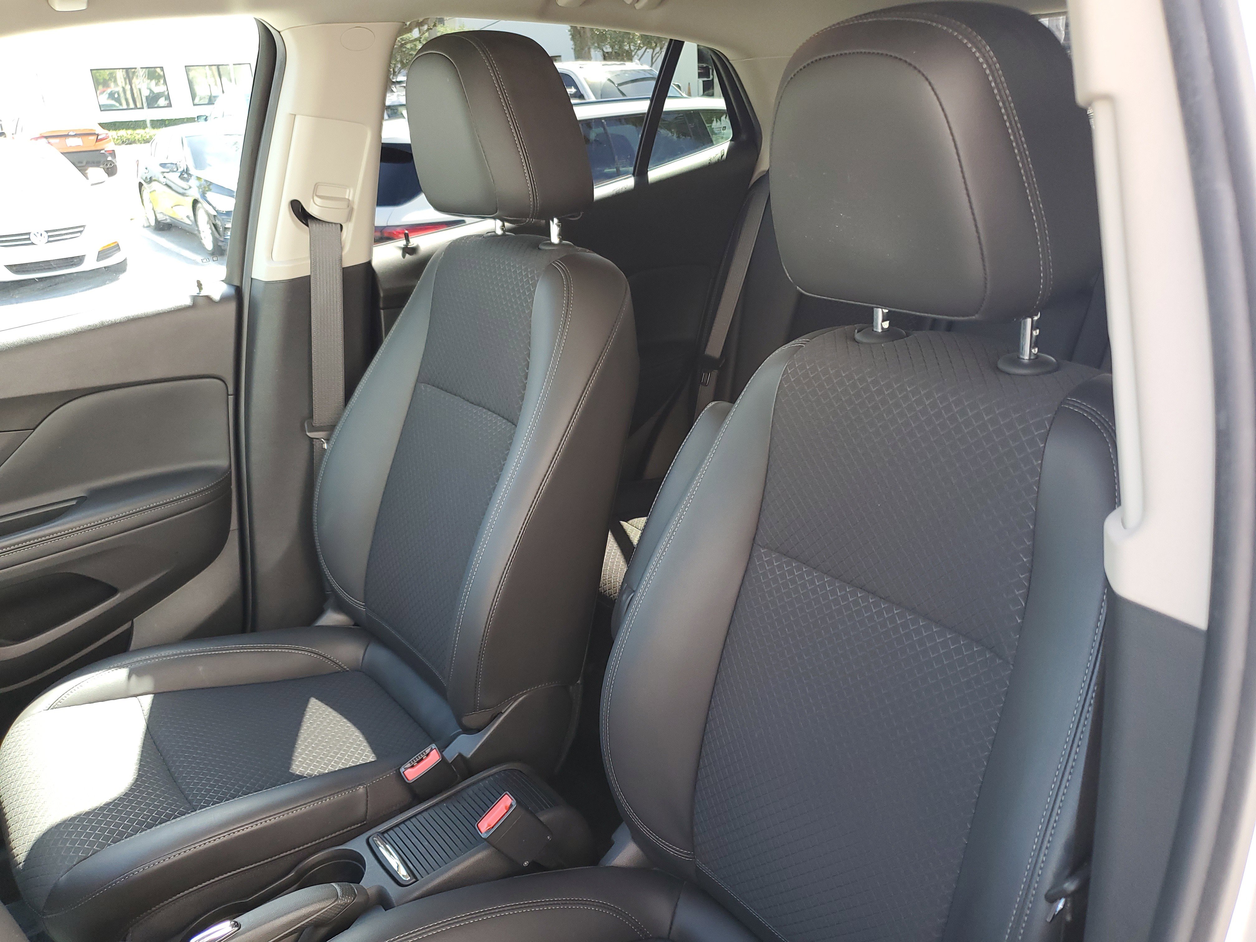 Used 2022 Buick Encore Preferred w/ Safety Package image 19