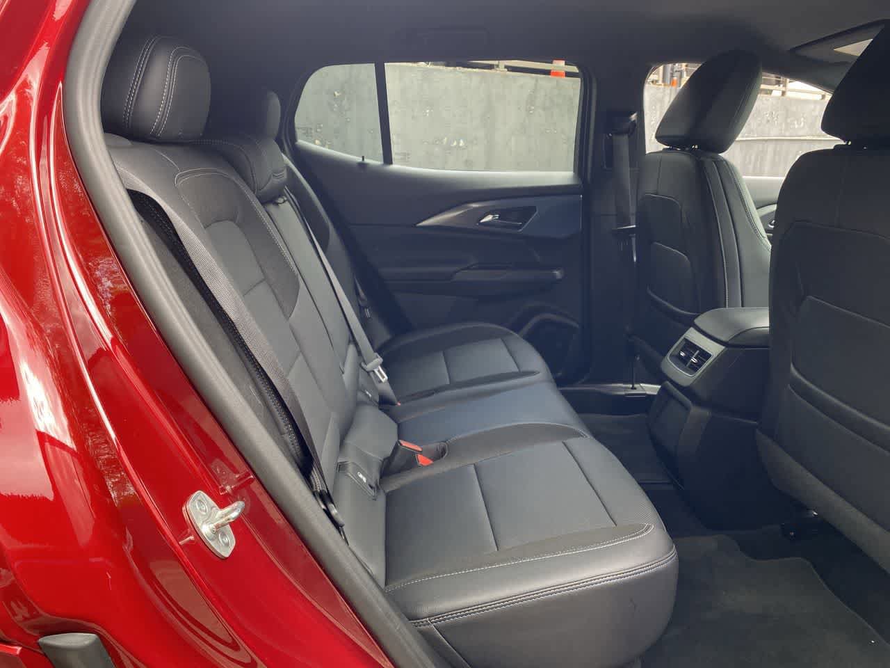 Used 2025 Chevrolet Equinox EV LT w/ Convenience Package FWD image 17