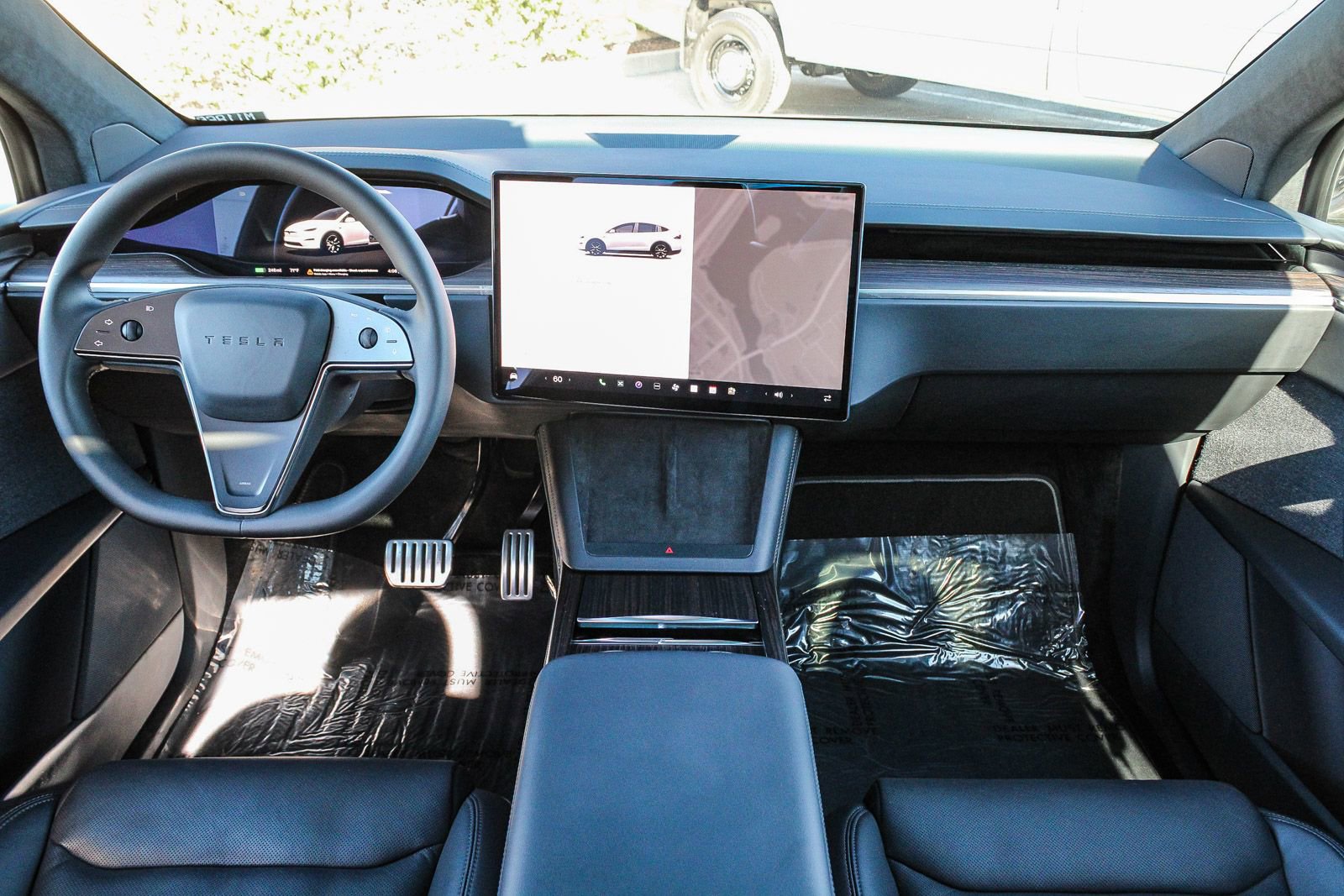 Used 2023 Tesla Model X image 12