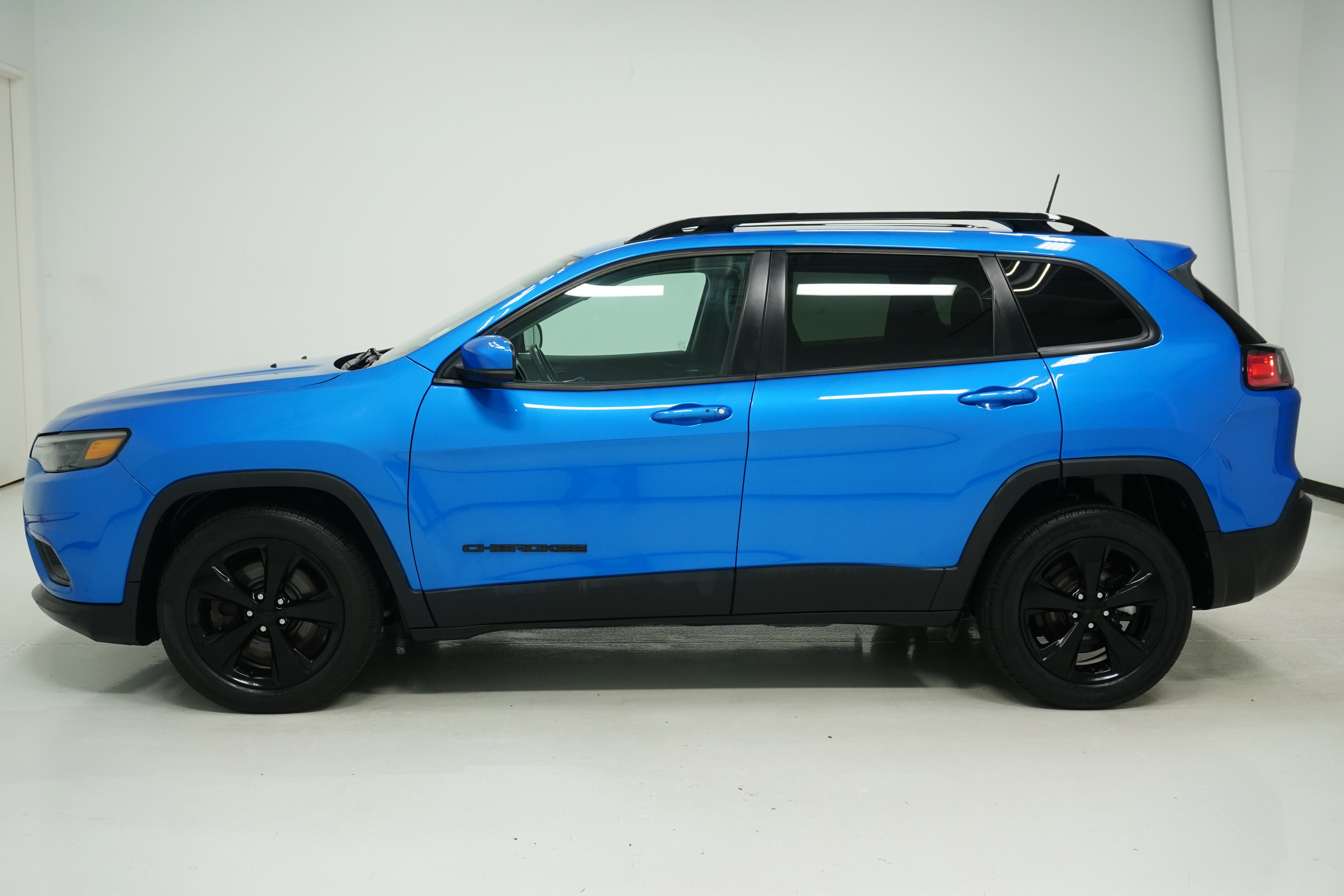Used 2021 Jeep Cherokee Latitude Plus image 6