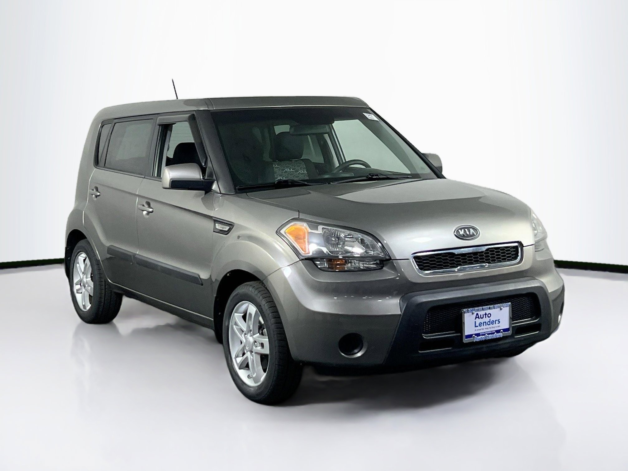 Used 2011 Kia Soul ! FWD image 3