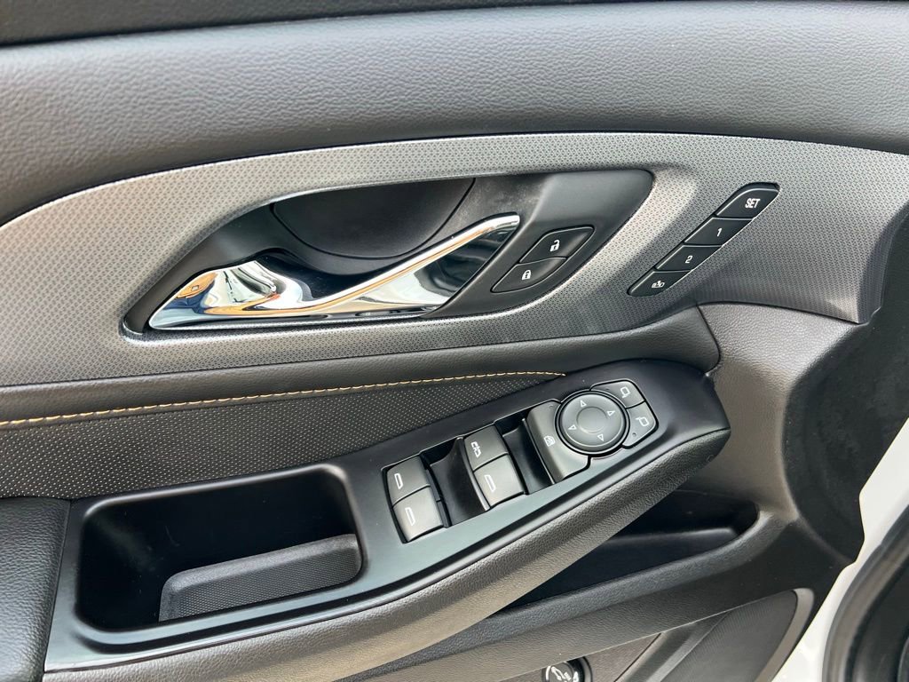 Used 2018 Chevrolet Traverse Premier image 15