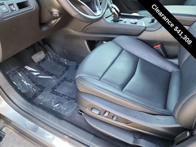 Used 2025 Cadillac XT6 Premium Luxury image 19