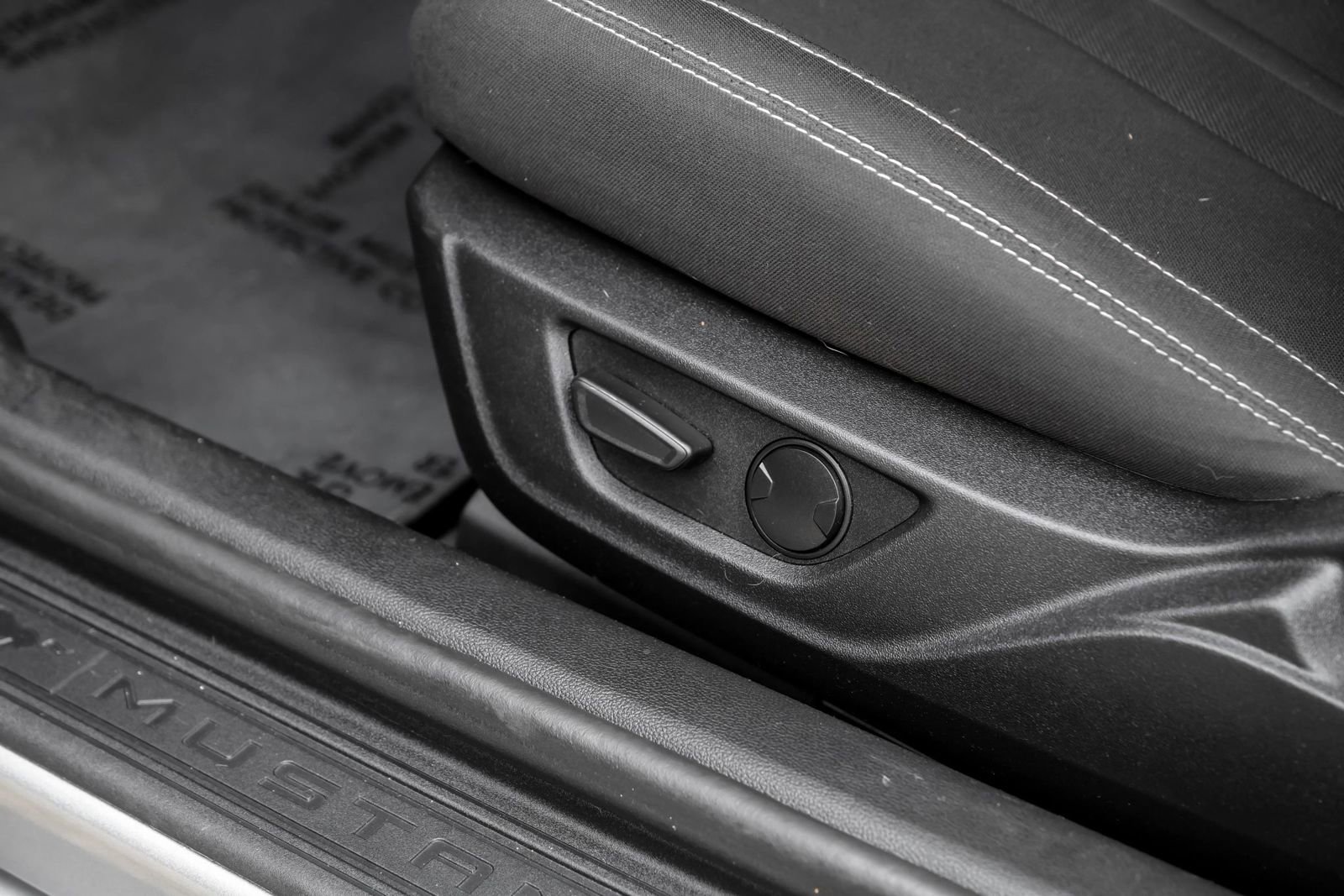 Used 2022 Ford Mustang GT RWD image 38