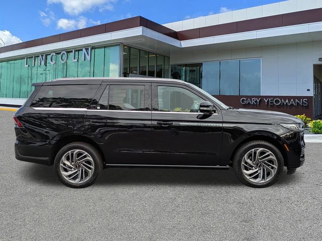 New 2026 Lincoln Navigator Reserve image 3