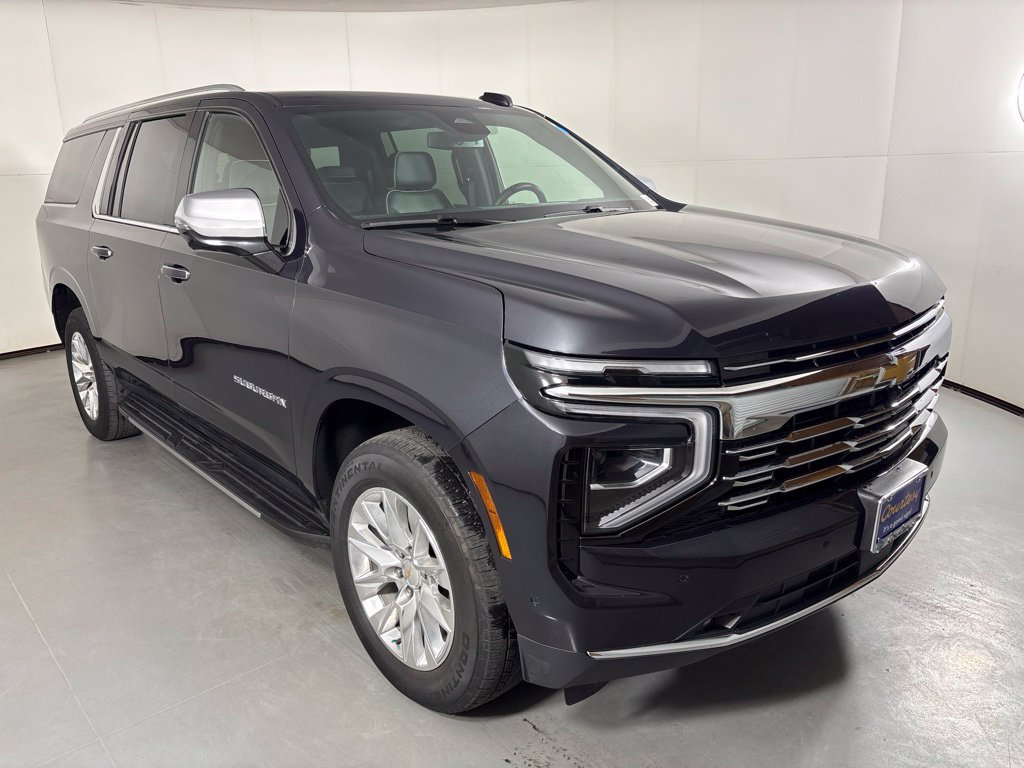 Used 2025 Chevrolet Suburban Premier AWD/4WD image 2