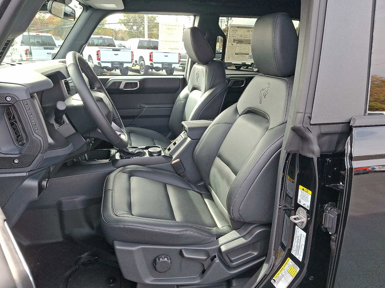 New 2025 Ford Bronco Badlands image 11