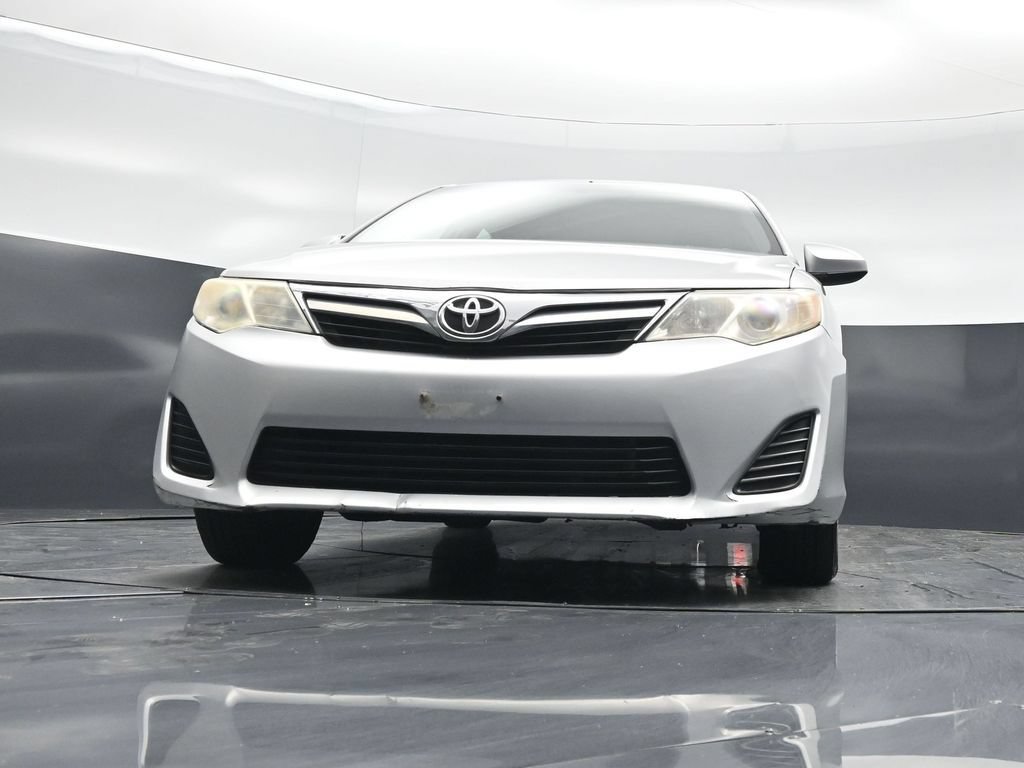 Used 2014 Toyota Camry LE FWD image 39