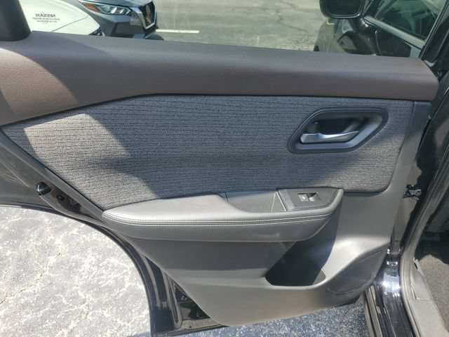 Used 2021 Nissan Rogue SV FWD image 7