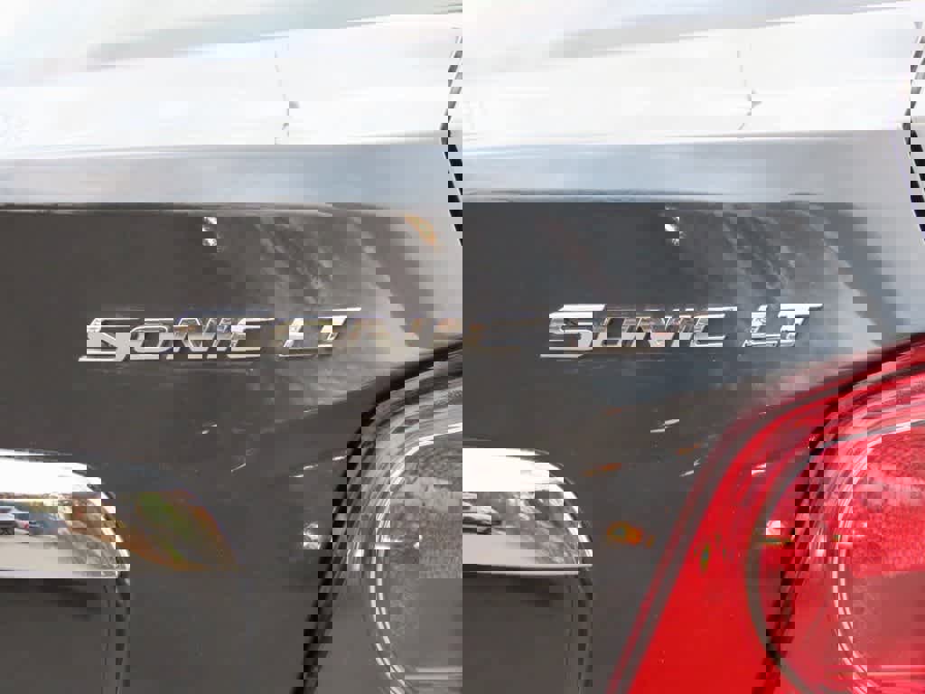 Used 2014 Chevrolet Sonic LT image 7