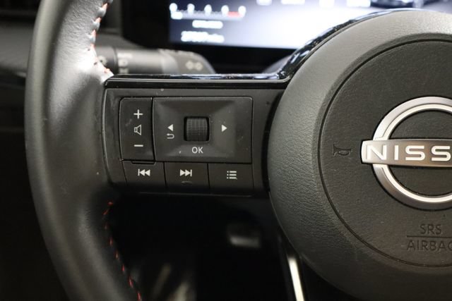 Used 2025 Nissan Kicks SR FWD image 19