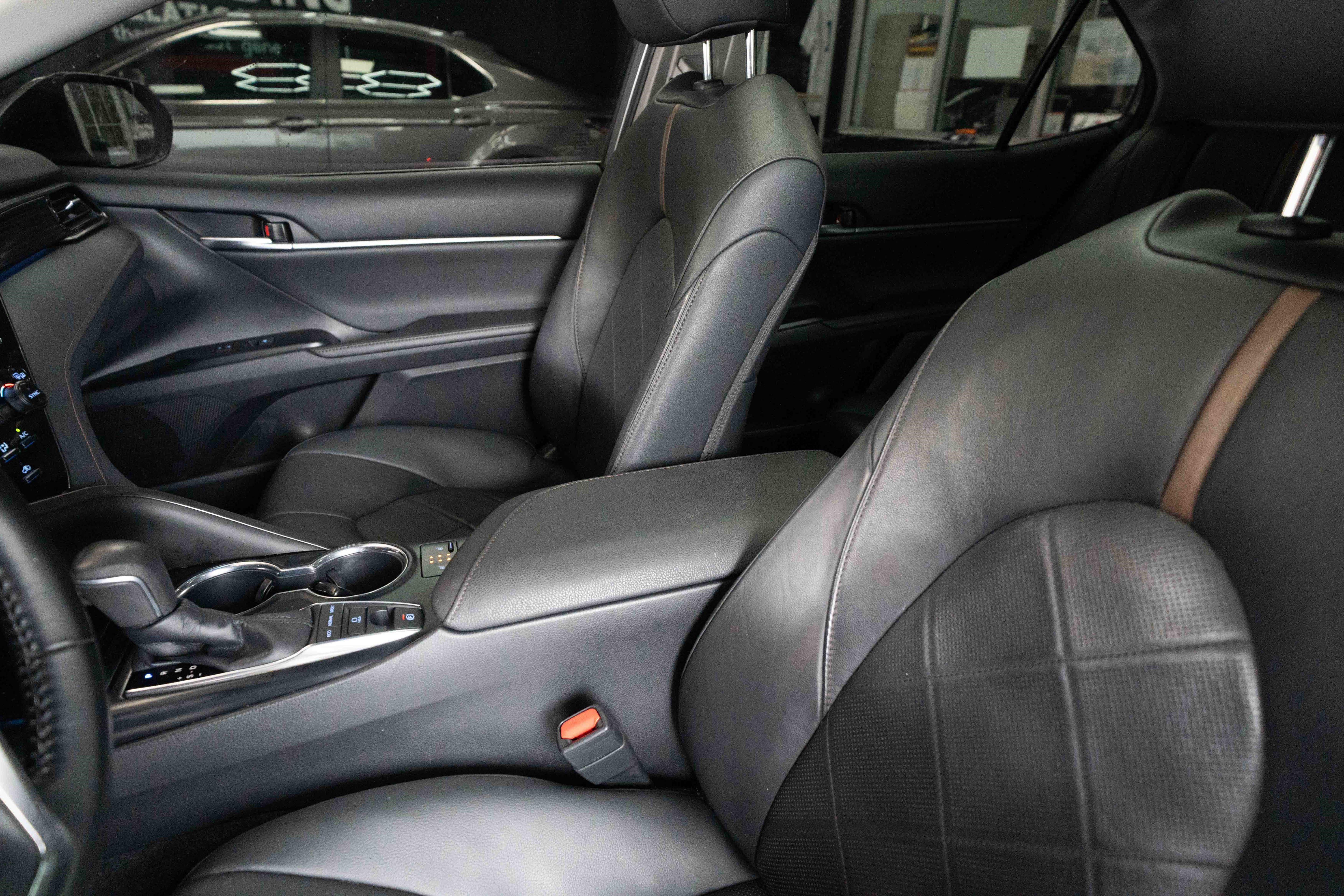 Used 2019 Toyota Camry XLE image 10