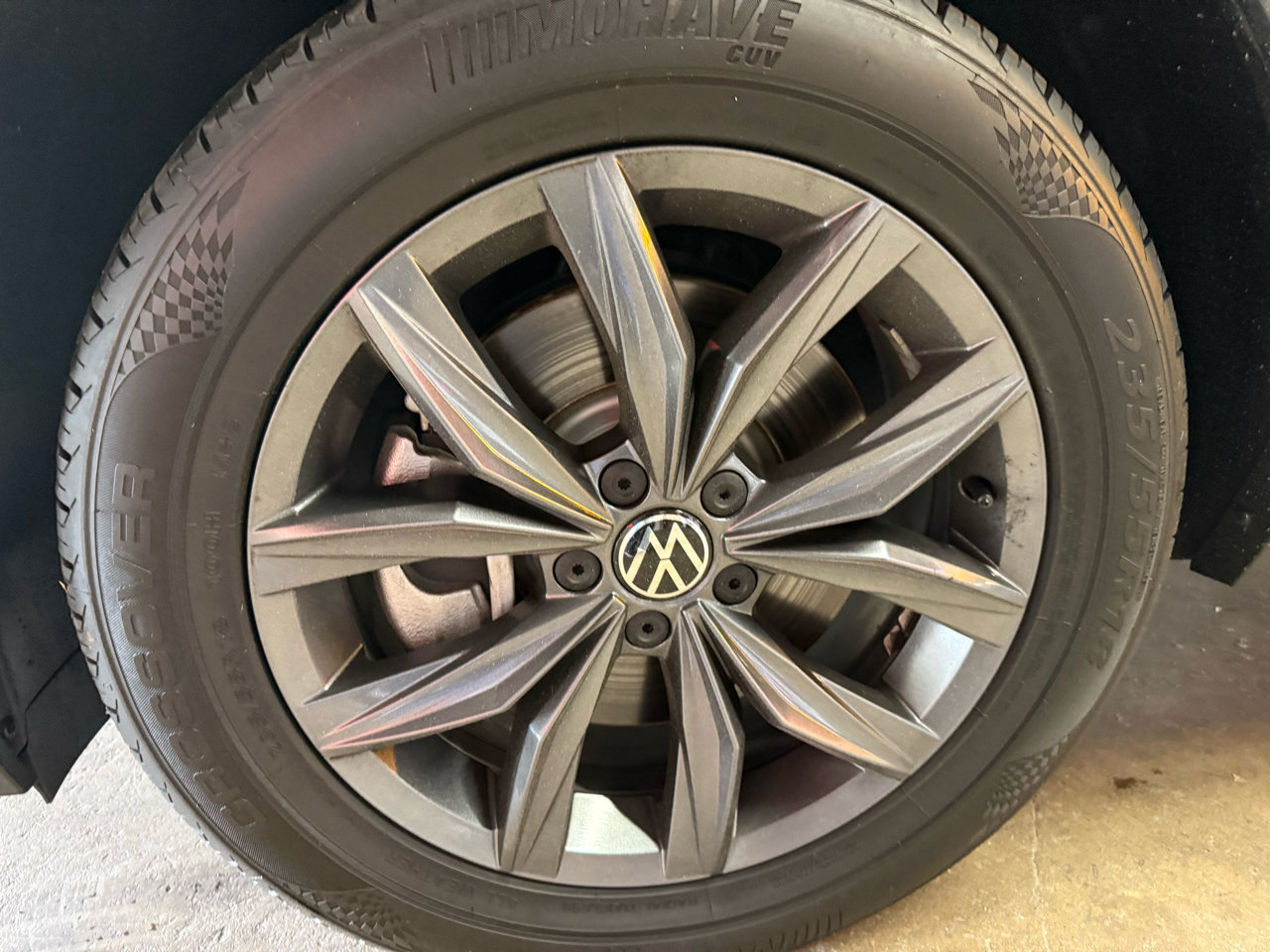 Used 2022 Volkswagen Tiguan SE image 9