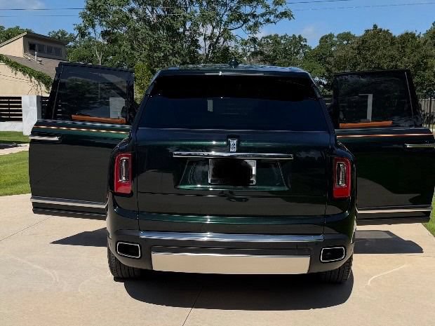 Used 2023 Rolls-Royce Cullinan w/ Cullinan Package AWD/4WD image 12