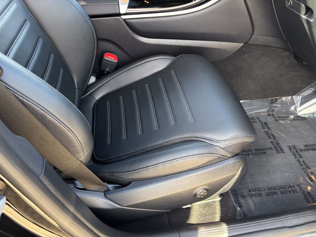 Used 2024 Mercedes-Benz GLC 300 4MATIC image 46