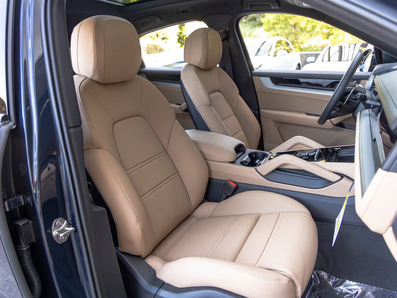 New 2026 Porsche Cayenne Coupe AWD/4WD image 61