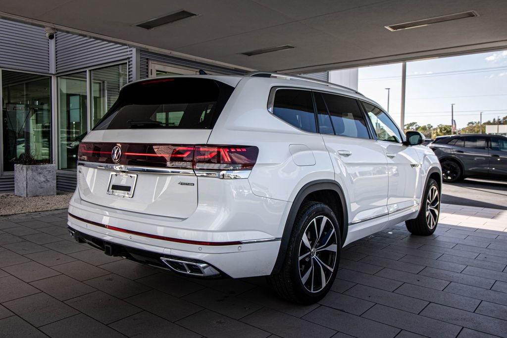 Used 2024 Volkswagen Atlas SEL Premium R-Line image 4