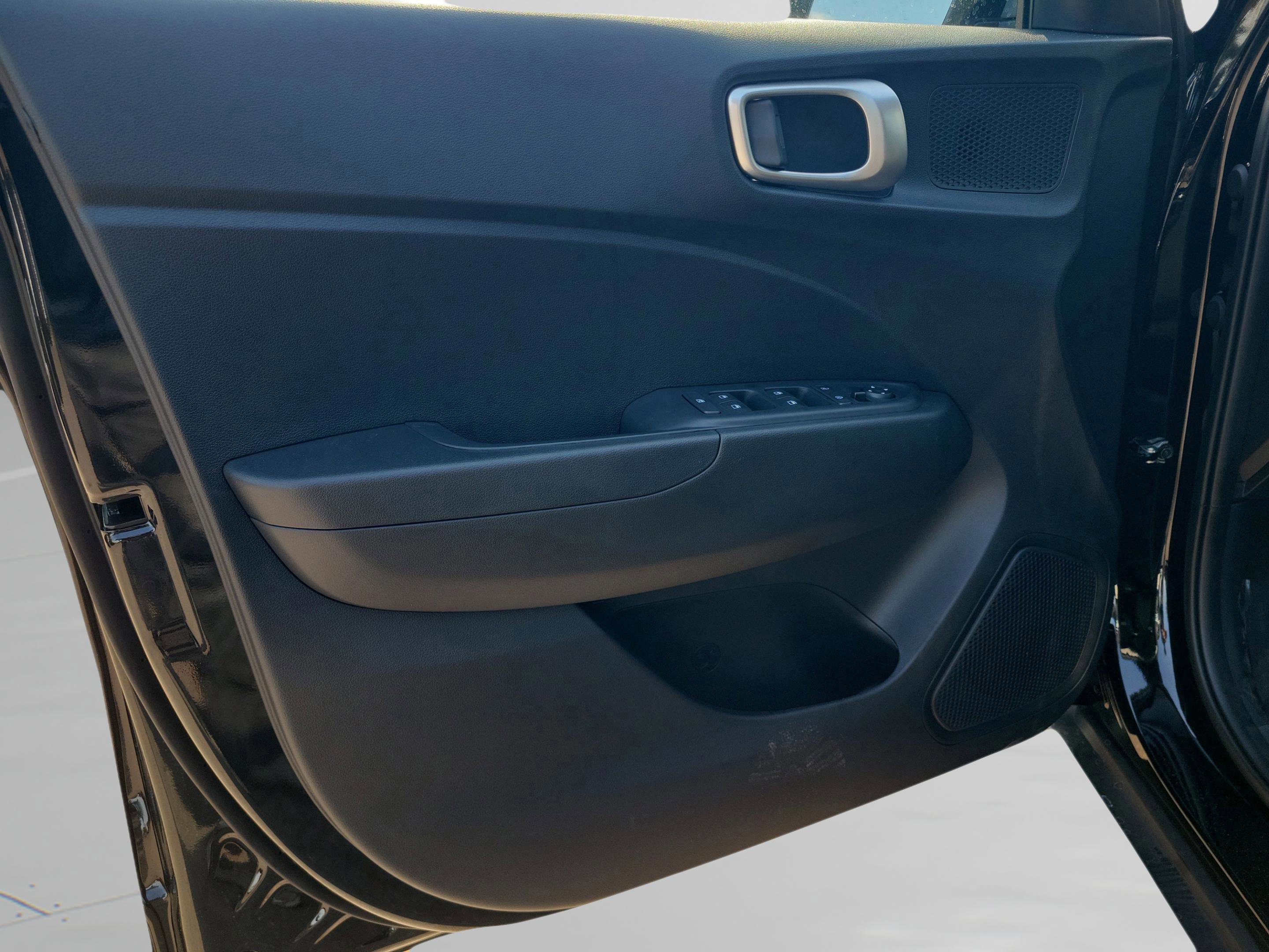 New 2026 Hyundai Venue SE image 8