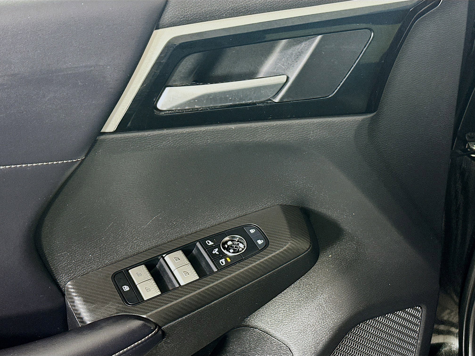 Used 2024 Mitsubishi Outlander SE Black Edition image 14