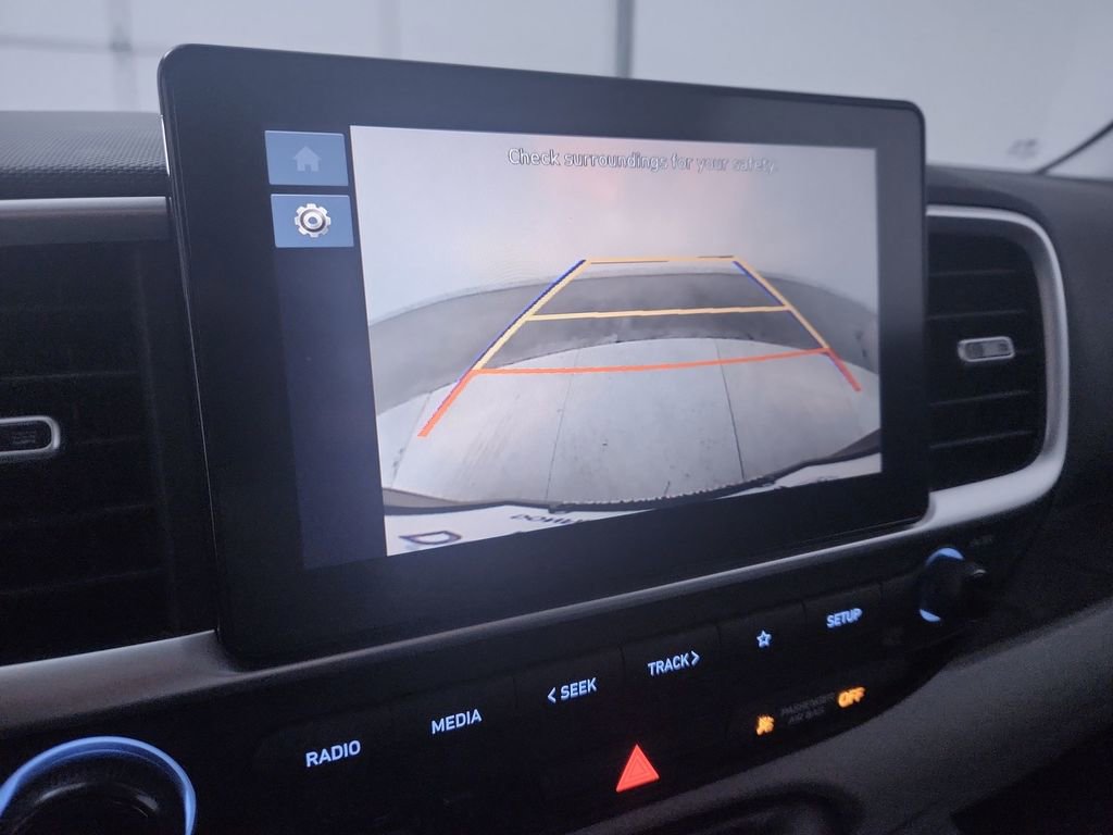 Used 2025 Hyundai Venue SEL FWD image 17