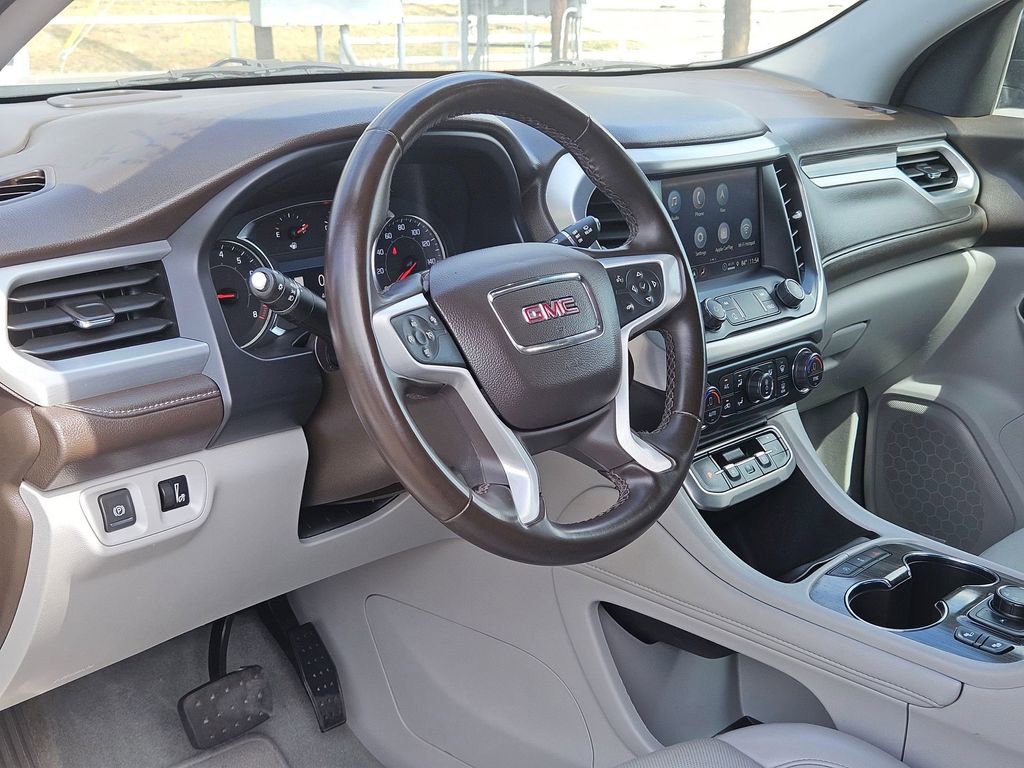 Used 2023 GMC Acadia SLT image 13