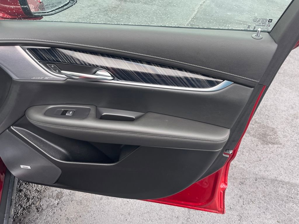 Used 2024 Cadillac XT6 Premium Luxury image 30