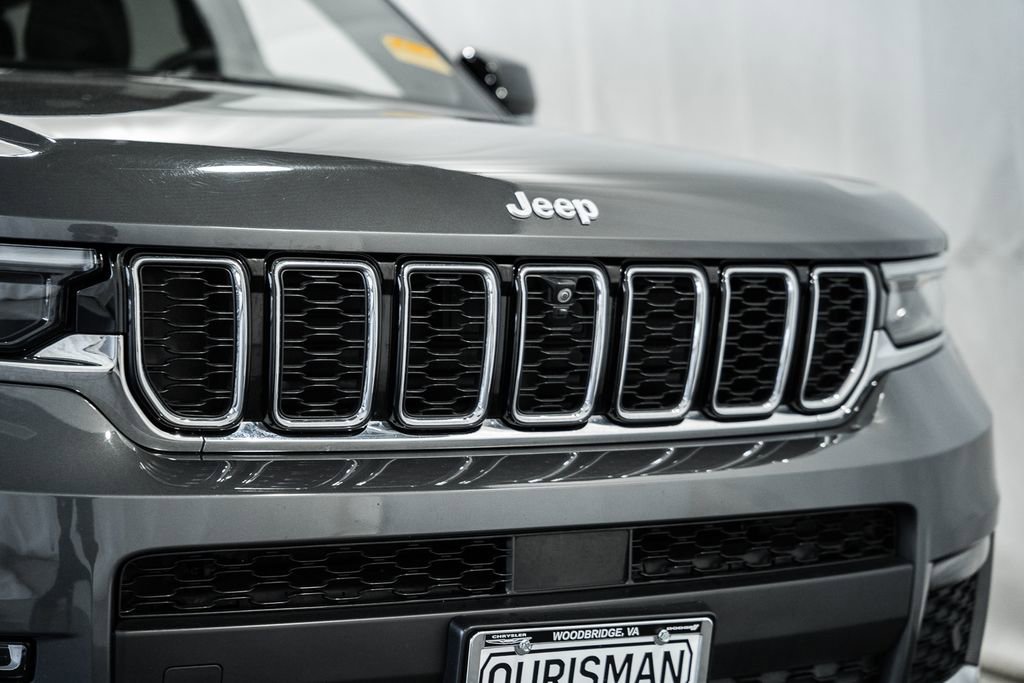 Used 2024 Jeep Grand Cherokee L Limited w/ Luxury Tech Group II image 15