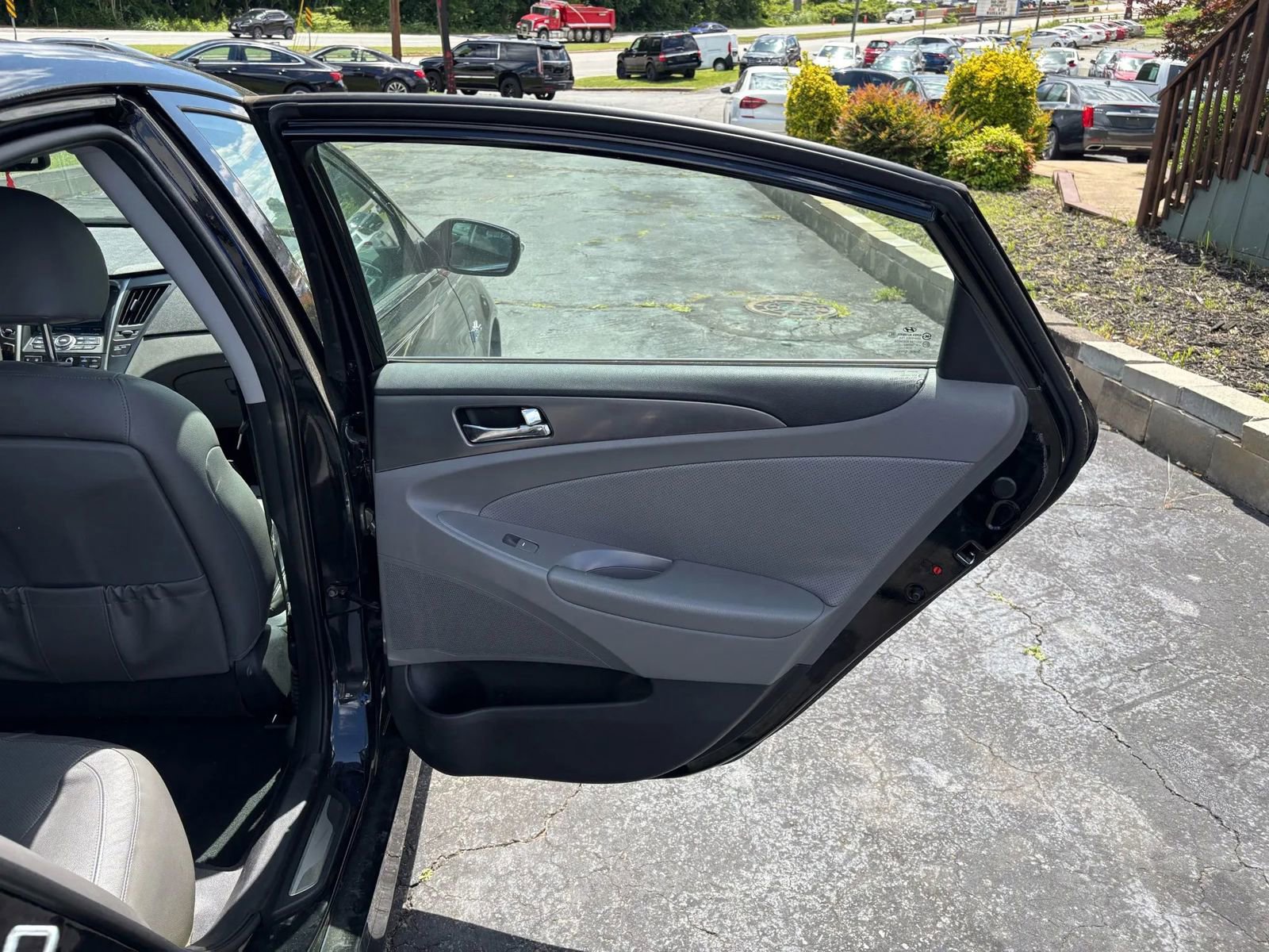 Used 2014 Hyundai Sonata Limited w/ Panoramic Sunroof Package 02 image 16