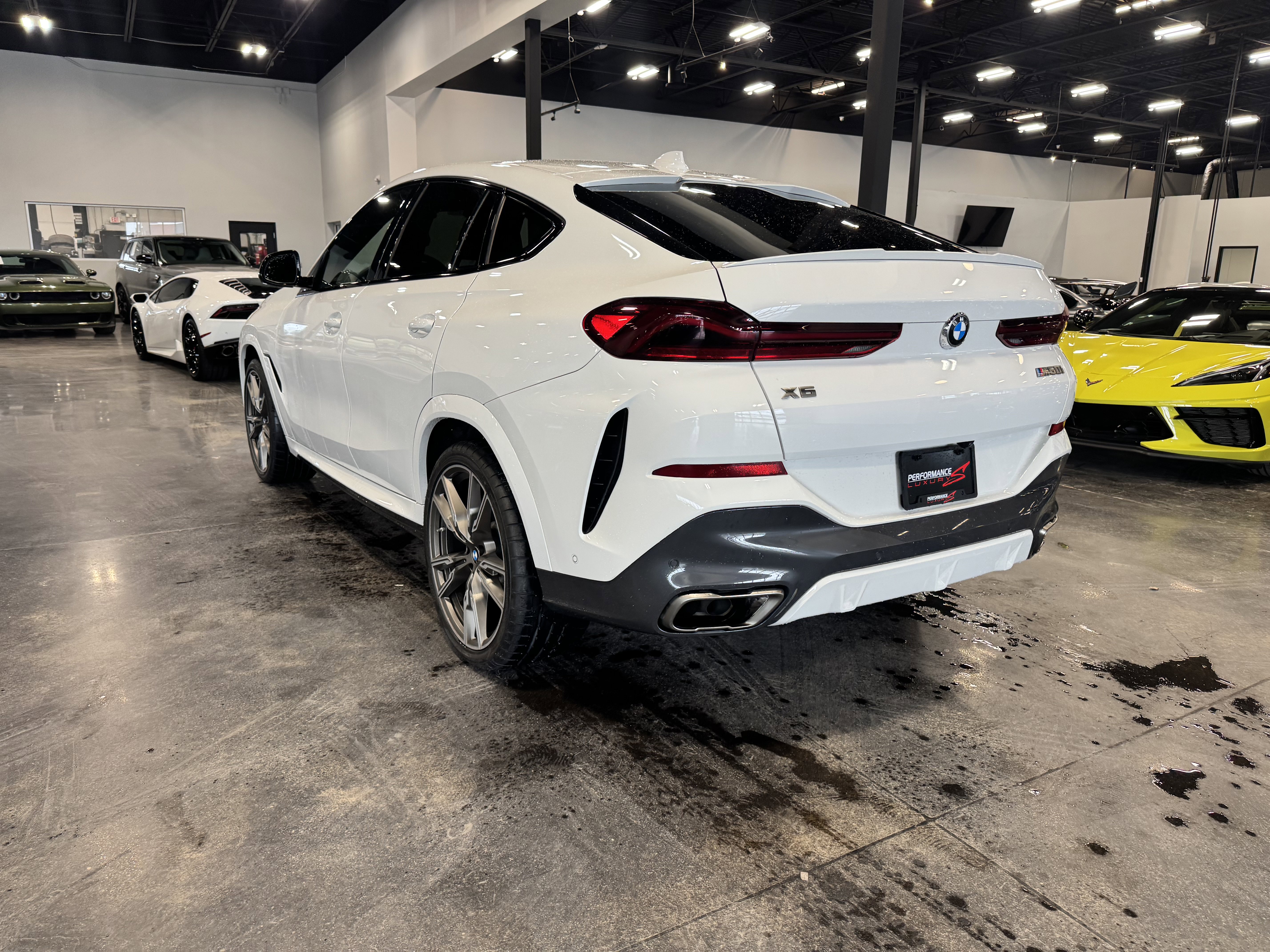 Used 2022 BMW X6 M50i w/ Executive Package image 5