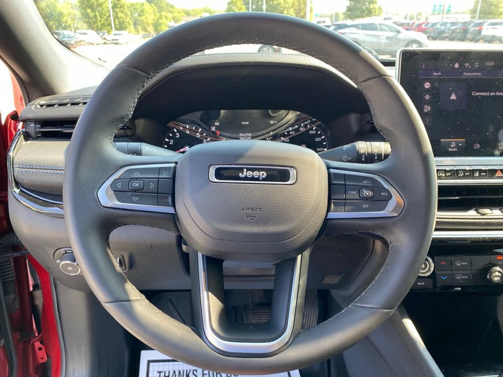 Used 2025 Jeep Compass Latitude w/ Altitude Special Edition AWD/4WD image 13