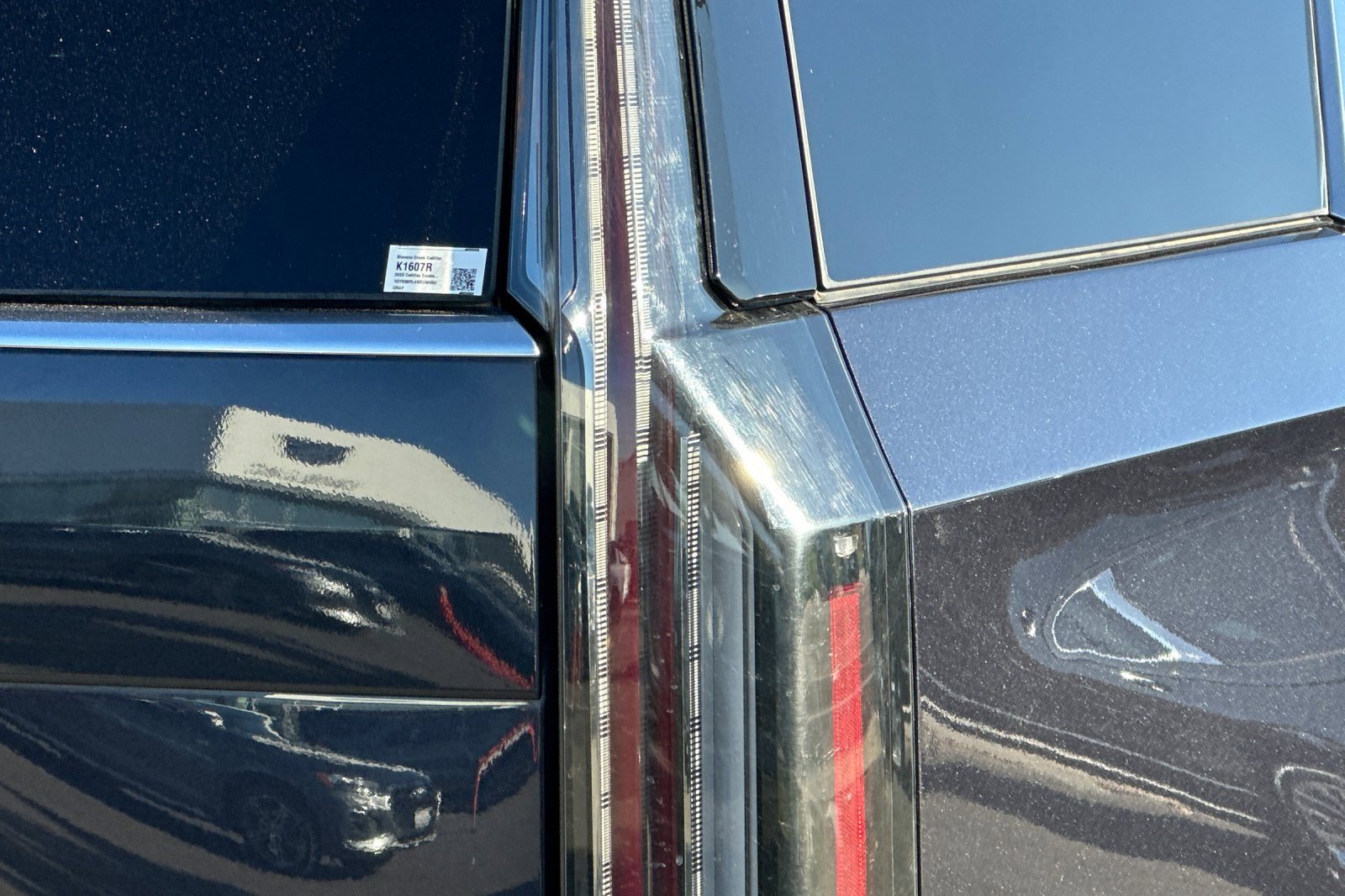 Used 2025 Cadillac Escalade Premium Luxury image 47