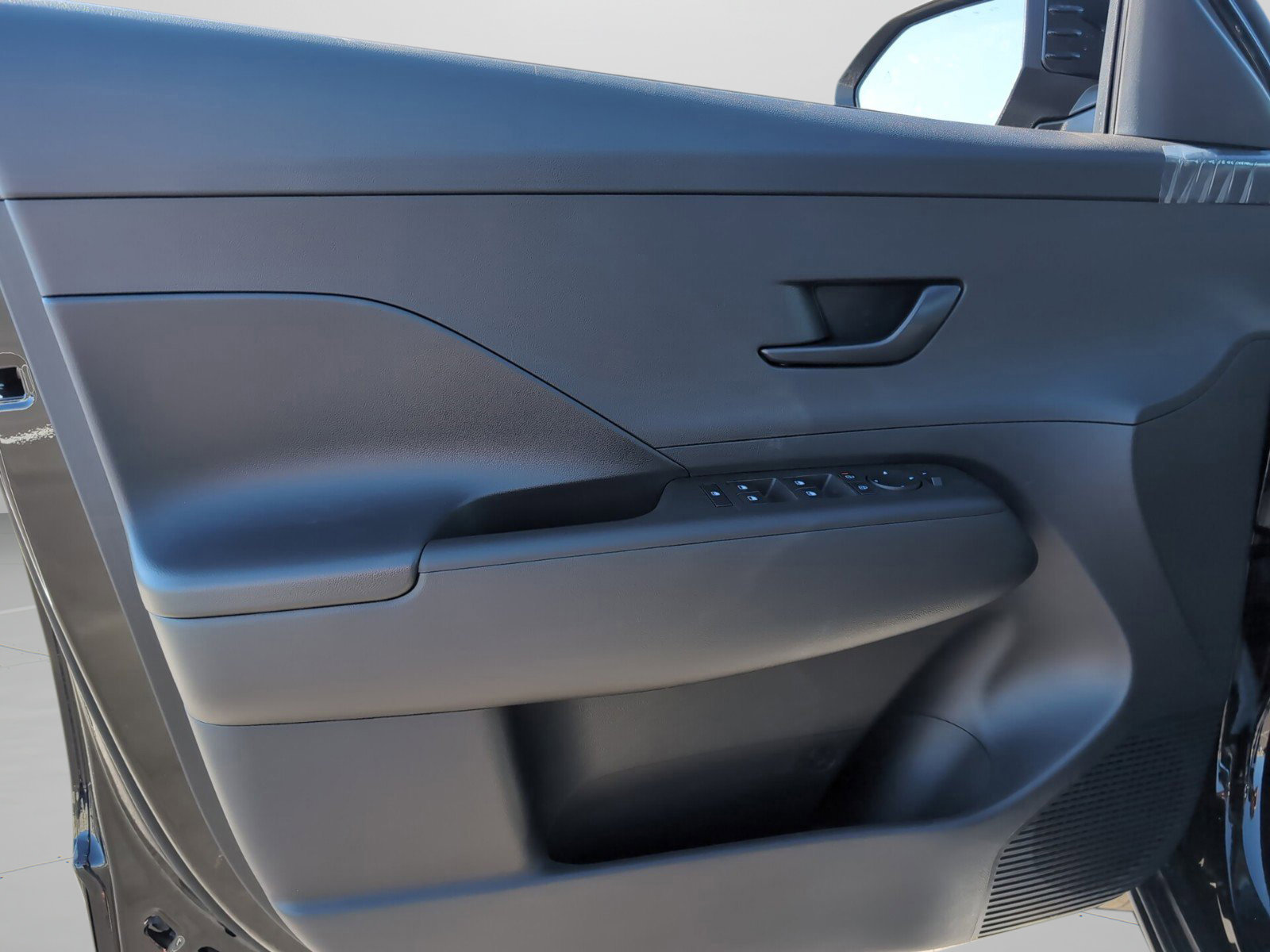 Used 2025 Hyundai Kona SEL image 12